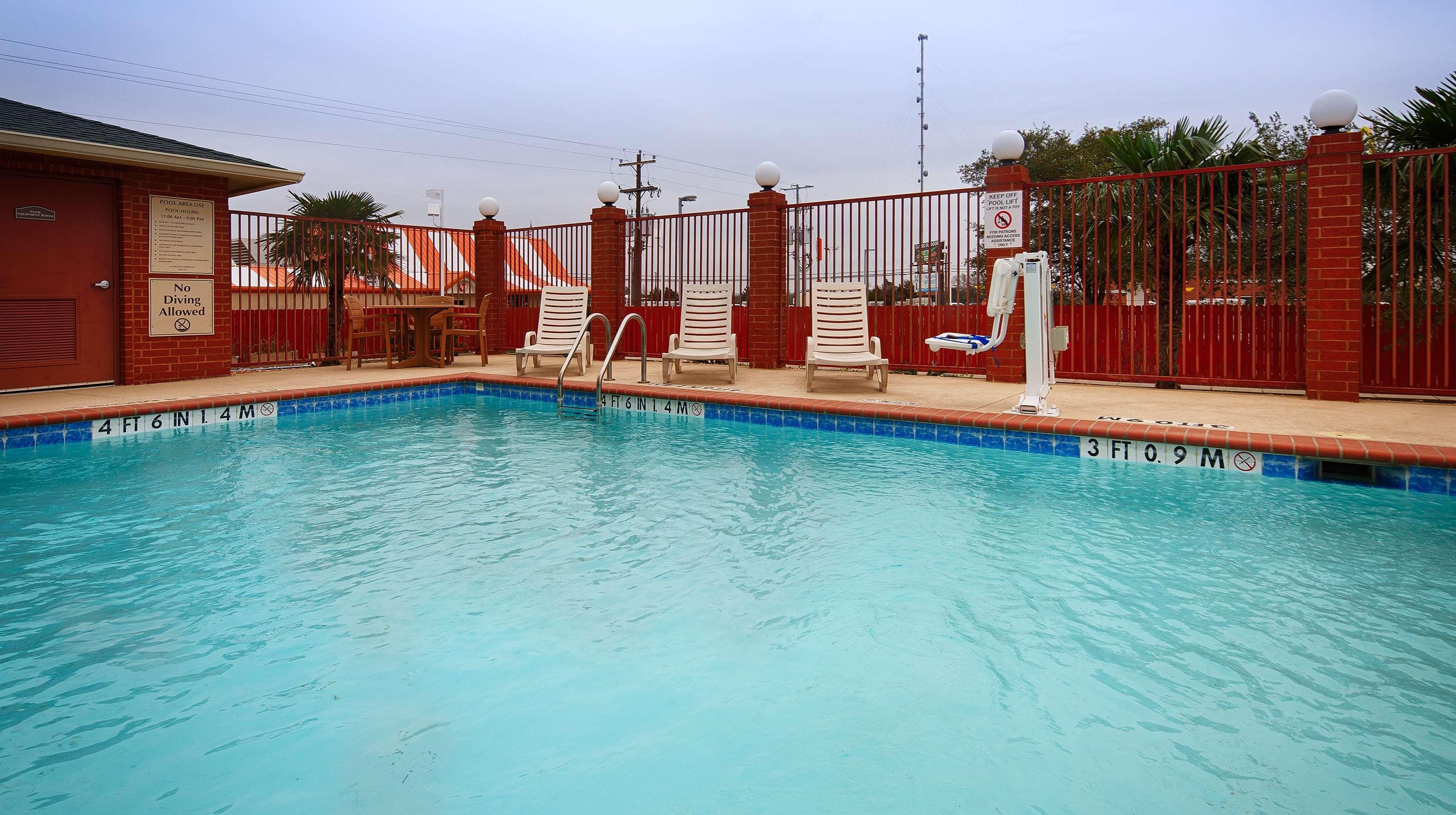Best Western Giddings Inn & Suites Exteriér fotografie